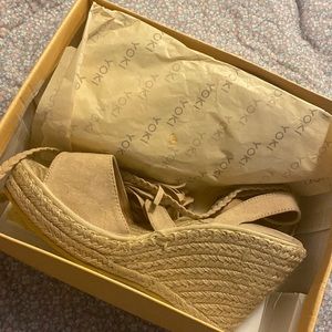 Yoki “Wallis” Beige size 7 high heels